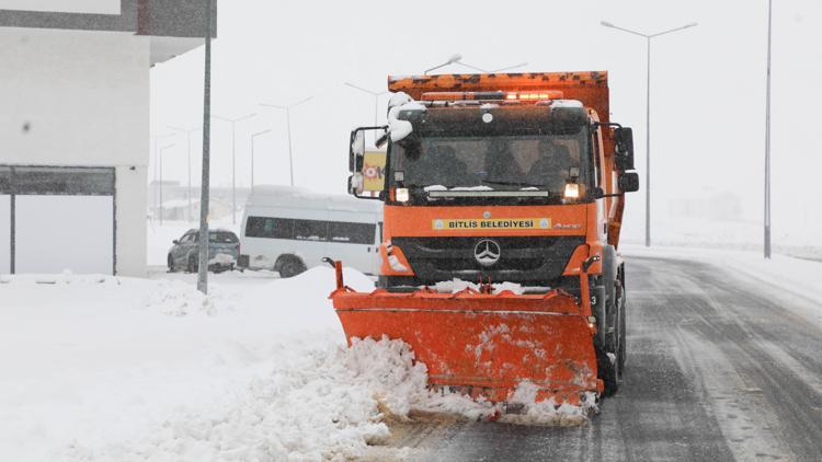 Bitliste kardan kapanan 78 köy yolu ulaşıma açıldı