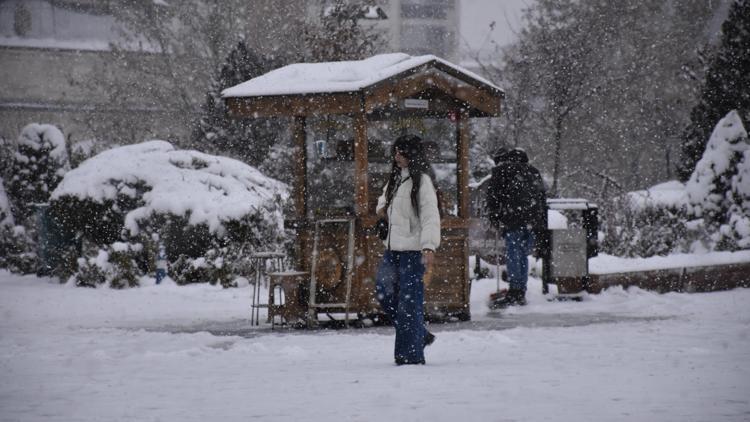 Sivasta 645 yerleşim yeri ulaşıma kapalı