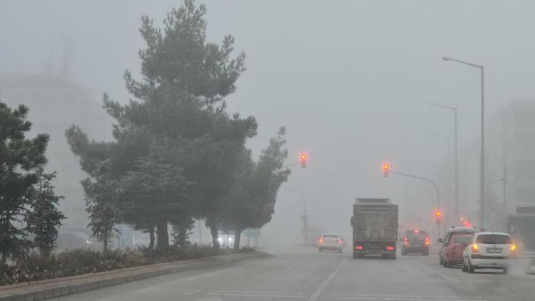 Konya-Ankara kara yolunda yoğun sis