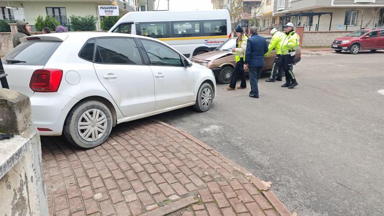 İnegölde bir kişinin yaralandığı trafik kazası kamerada