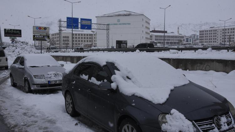 Bitliste 70 köy yolu ulaşıma kapandı