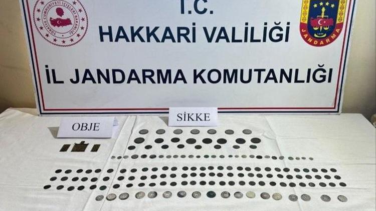 Yüksekovada 163 sikke ve 1 tarihi metal obje ele geçirildi