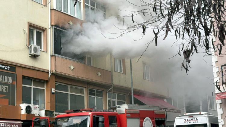 Çorluda ev yangını büyümeden kontrol altına alındı