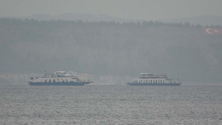 Bozcaada ve Gökçeada feribot seferlerine fırtına engeli