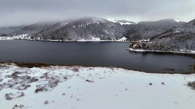 Karla kaplı Abant, havadan dronla görüntülendi