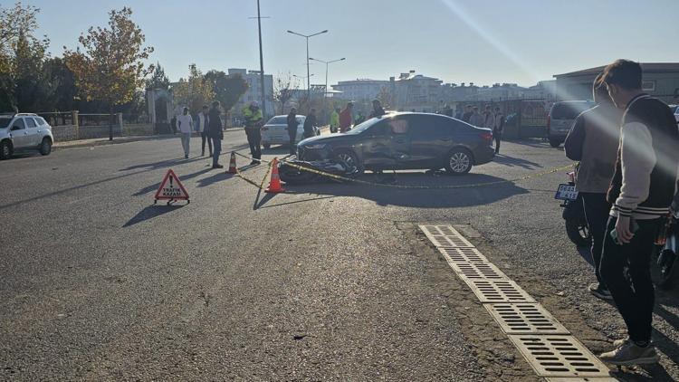 Otomobille çarpışan motosikletin sürücüsü hayatını kaybetti