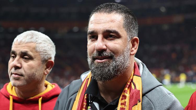 Arda Turana sevgi gösterisi Galatasaray tribünleri o tezahüratla inledi