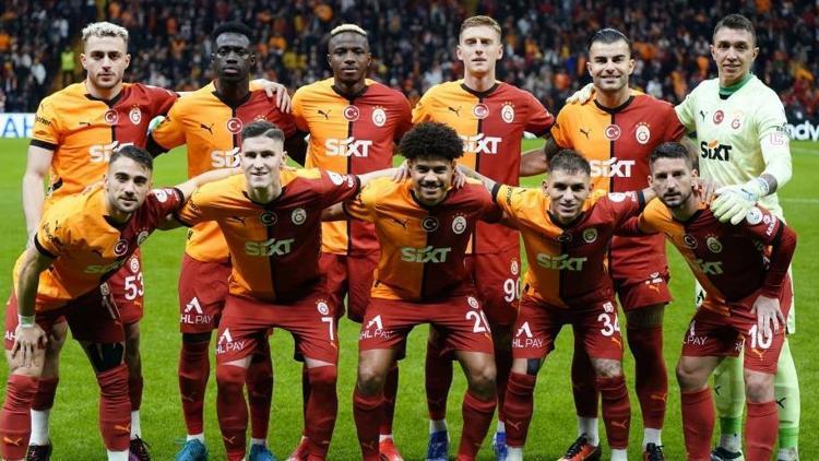 Galatasarayda sakatlık şoku Sedyeyle kenara alındı