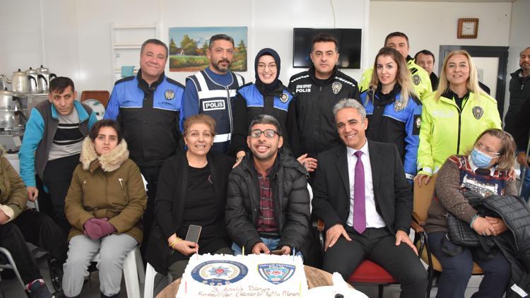 Kırşehirde polis ekipleri engellilerle buluştu