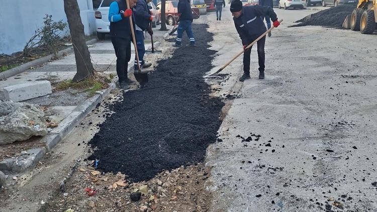 Yunusemrede asfalt yama çalışması