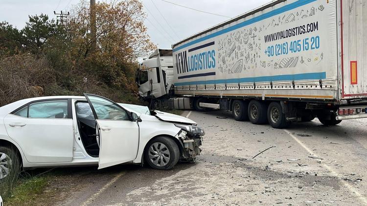 Kocaelide 3 araç kazaya karıştı: 3 yaralı