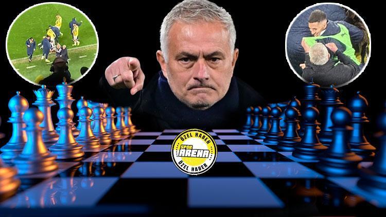 İşte Kadıköydeki ilginç görüntünün perde arkası: Mourinho satranç oynuyor