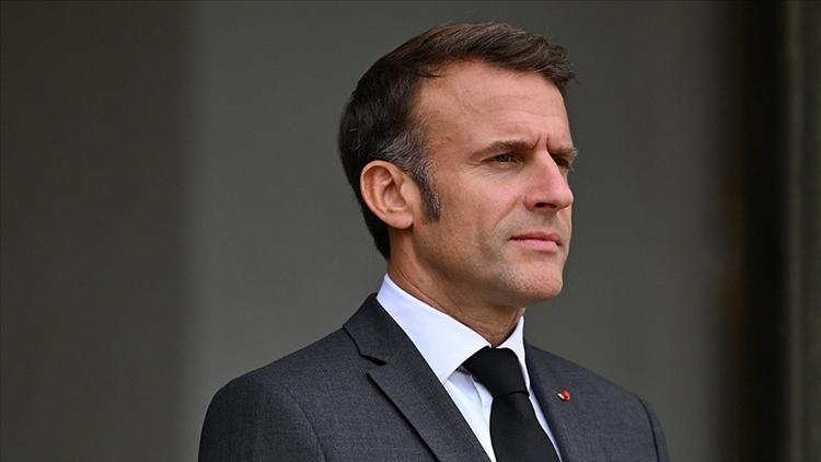 Macron, 3 aylık hükümetin düşmeyeceğini düşünüyor: İstifa çağrıları anlamsız