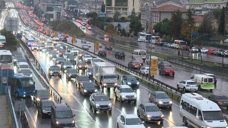 İstanbulda trafik yoğunluğu yüzde 78e ulaştı