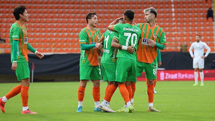 Alanyaspor 4 gol attı, tur biletini kaptı