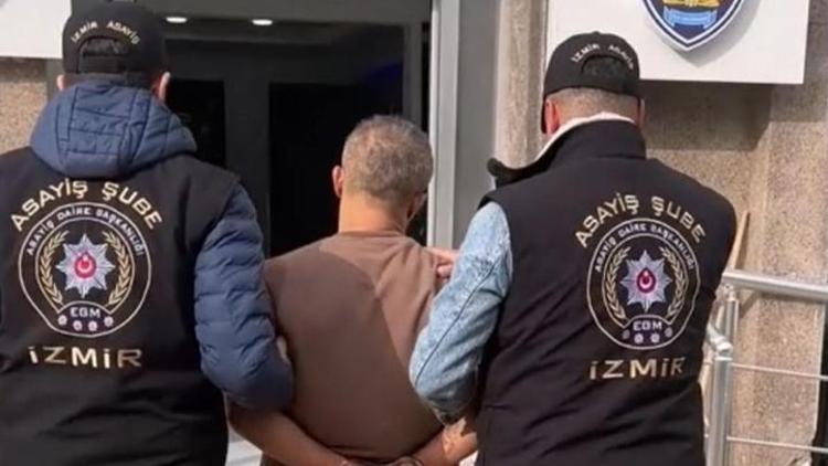 İzmirde kadını silahla ağır yaralayan şüpheli polislere de çatıdan ateş açtı 44 yıl hapis cezasıyla aranıyormuş...