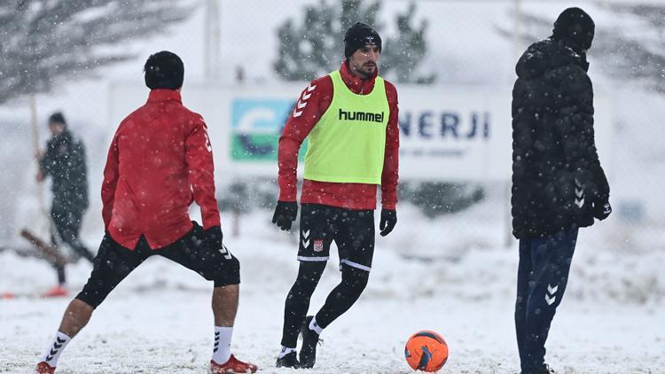 Sivassporun Galatasaray hazırlıkları yarıda kaldı