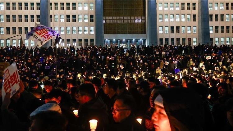 Güney Korede kriz sürüyor: Devlet Başkanına vatana ihanet soruşturması