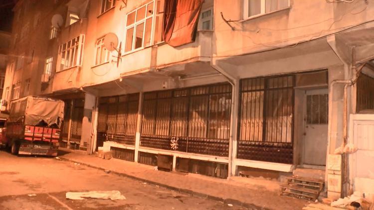 Esenlerde 6 katlı bina, kolonlarından ses geldiği iddiasıyla tahliye edildi