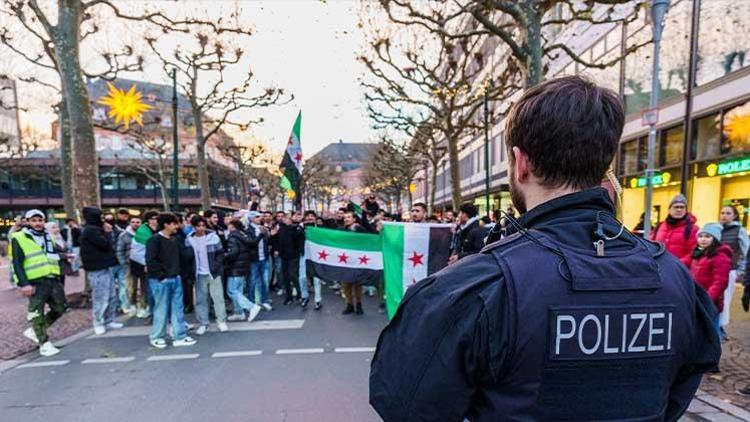 ‘Bu iyi bir haber, Suriyelilerin yanındayız’