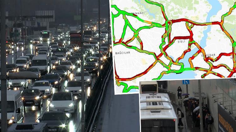 İstanbulda yağmur trafiği Yoğunluk yüzde 83e ulaştı