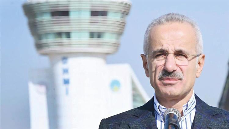 Üç pistte aynı anda iniş-kalkış uygulaması