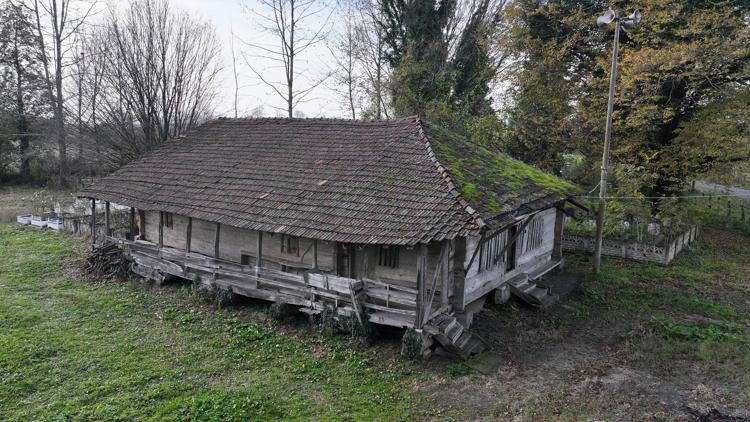 600 yıllık ahşap cami için restorasyon talebi