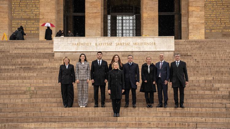 TTF Başkanı Müderrisgil ve yönetim kurulu üyeleri, Anıtkabir’i ziyaret etti