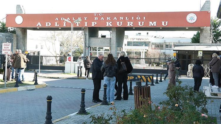 Beylikdüzünde otoparkta tartıştıkları kişinin önünü kesip silahla ateş açtılar: 1 ölü