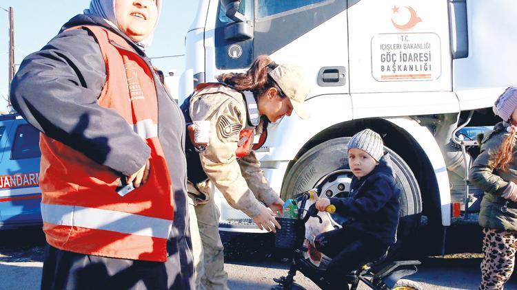 Suriyeliler ülkelerine gidiyor: Vakti geldi dönüyoruz