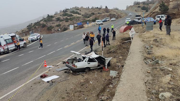 Elazığda devrilen otomobilin sürücüsü hayatını kaybetti