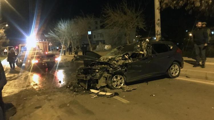 Mardin’de yol temizlik aracıyla çarpışan otomobilin sürücüsü yaralandı