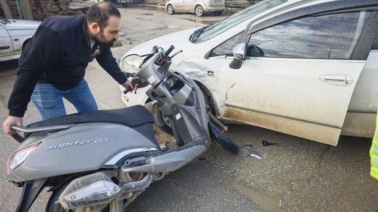 Bursada otomobil ile motosiklet çarpıştı; 1 yaralı