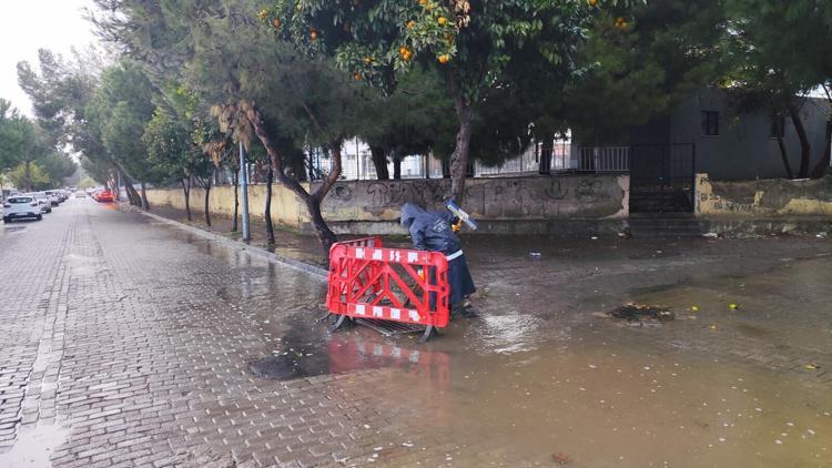 Aydında beklenen sağanağa karşı belediye ekipleri, teyakkuza geçti