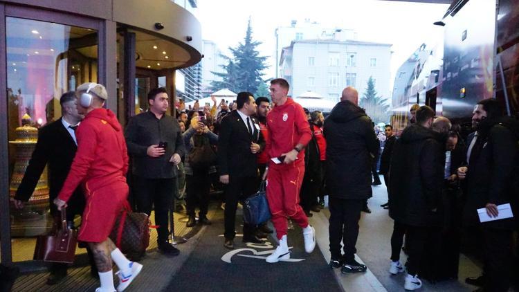 Galatasaray kafilesi Kayseri’de coşkuyla karşılandı