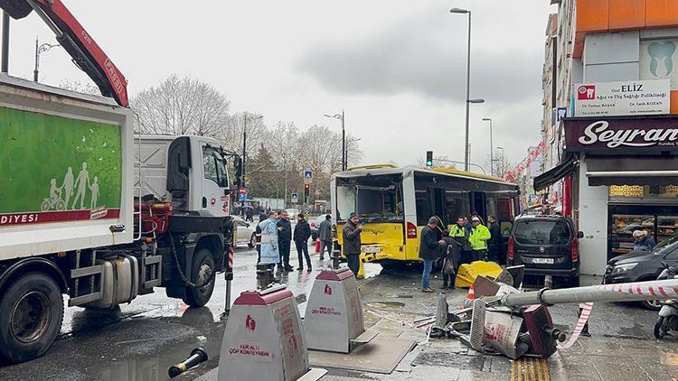 İETT otobüsü 4 araca çarptı: Kaza saniye saniye kamerada