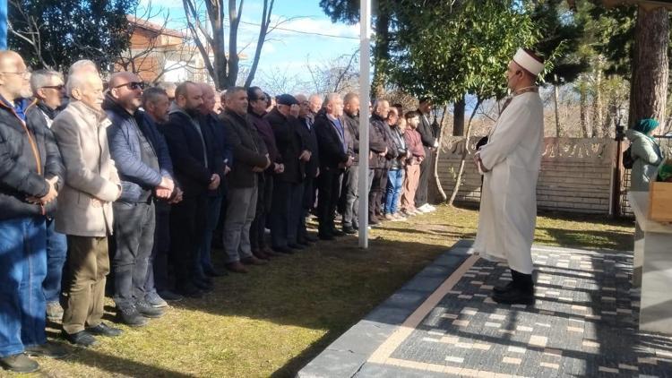 Kızının erkek arkadaşı tarafından öldürülen kadın, toprağa verildi