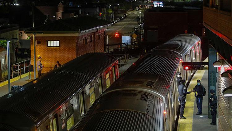 Metroda kadını ateşe vererek öldürdüğü iddia edilen şüpheli tutuklandı