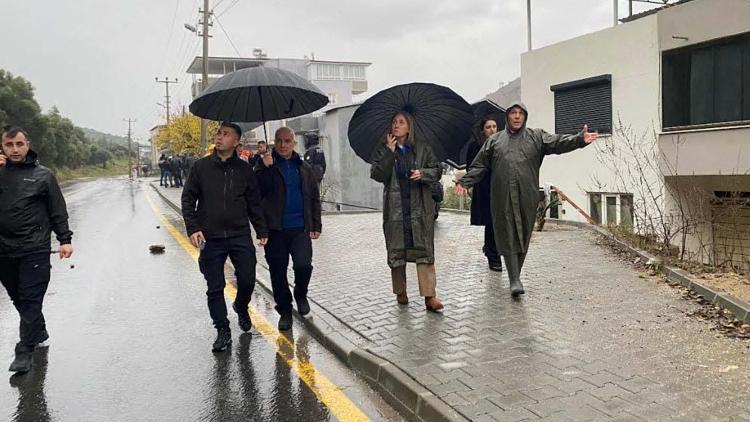 Nazilli’de sağanak; cadde ve sokaklar suyla doldu, heyelan riski olan mahallede inceleme yapıldı