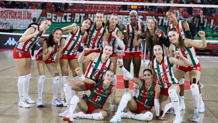 Karşıyakada voleyboldan transfer hamlesi