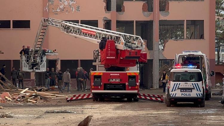 İskeleden düşen işçi yaralandı