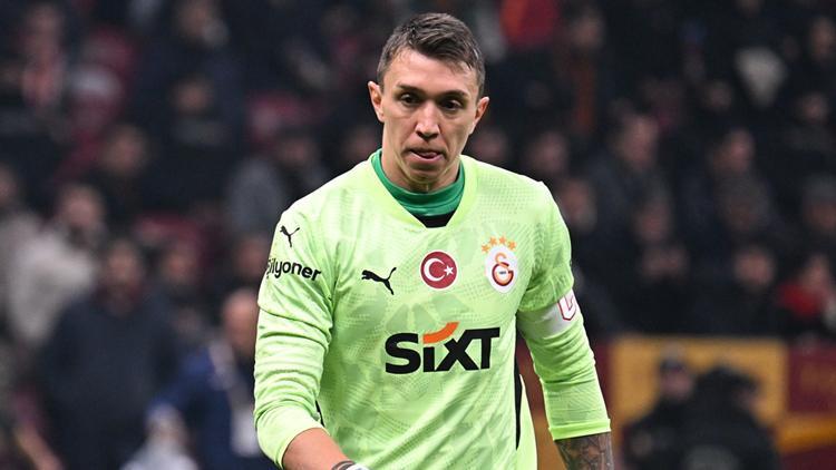 Fernando Muslera için flaş iddia Galatasaraydan ayrılacak mı Uruguaya dönüş...