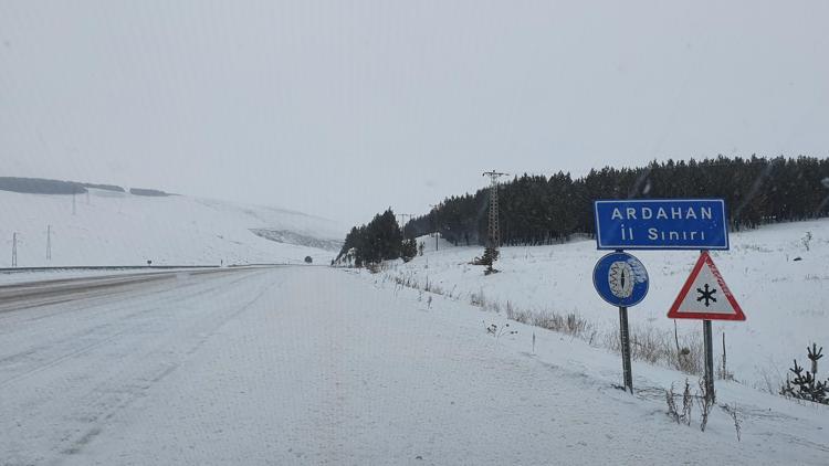 Erzurum, Kars, Tunceli ve Ardahanda kar yağışı etkisini sürdürüyor