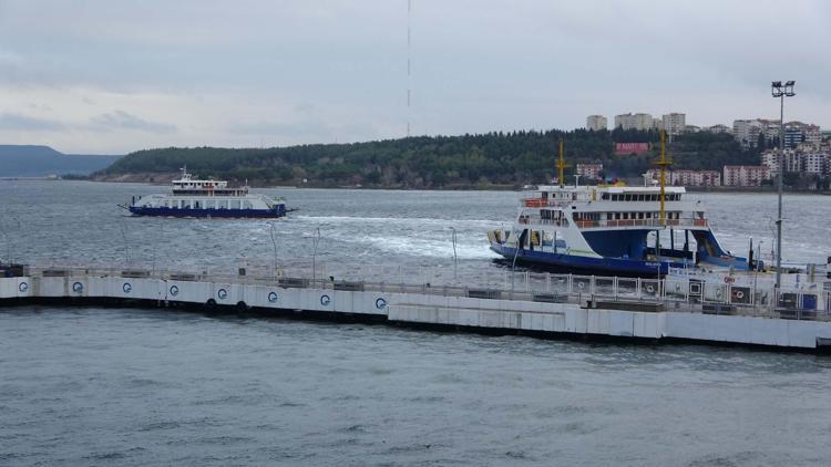 Gökçeadaya 3 gündür feribot seferi yapılamıyor