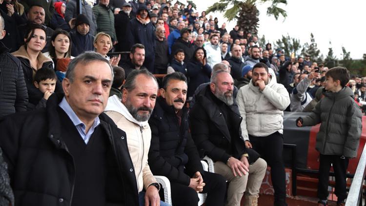 Dikili Belediyespor şampiyonluğunu ilan etti