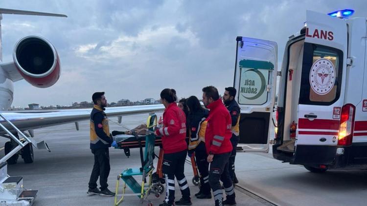 Vanda 2 hasta, ambulans uçakla İstanbula sevk edildi