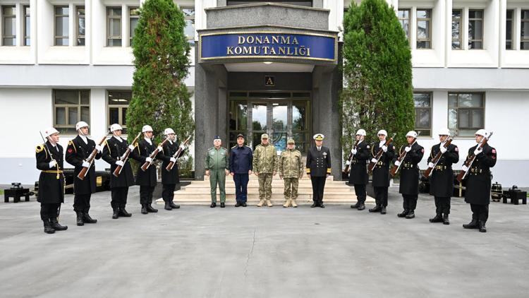 Genelkurmay Başkanı Orgeneral Gürak, TCG Oruçreis Fırkateyni’nde incelemelerde bulundu