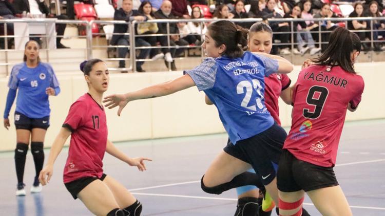 Hentbolda ilginç iddia: Hakem 1 golümüzü yazmadı, 29-28 mağlup olduk