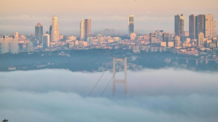 İstanbul Boğazında sis engeli... Gemi trafiği kapatıldı