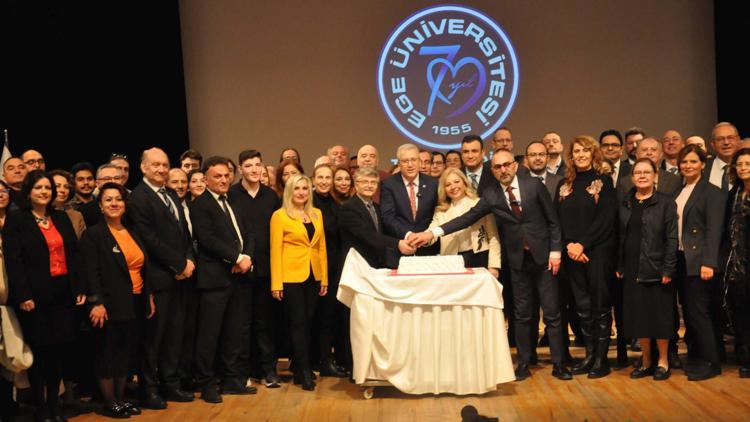 Üniversiteden 70inci yıla özel logo